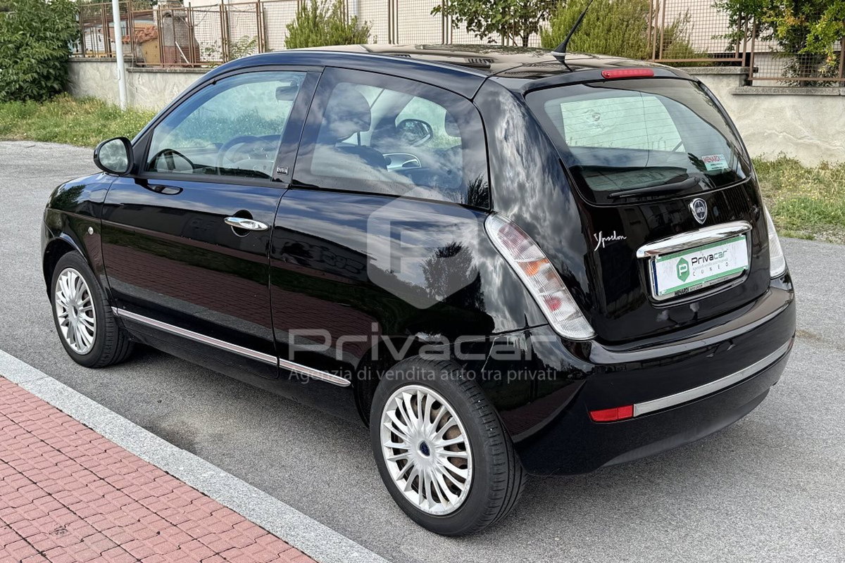 Lancia Ypsilon 1.2 69 CV Diva (7)