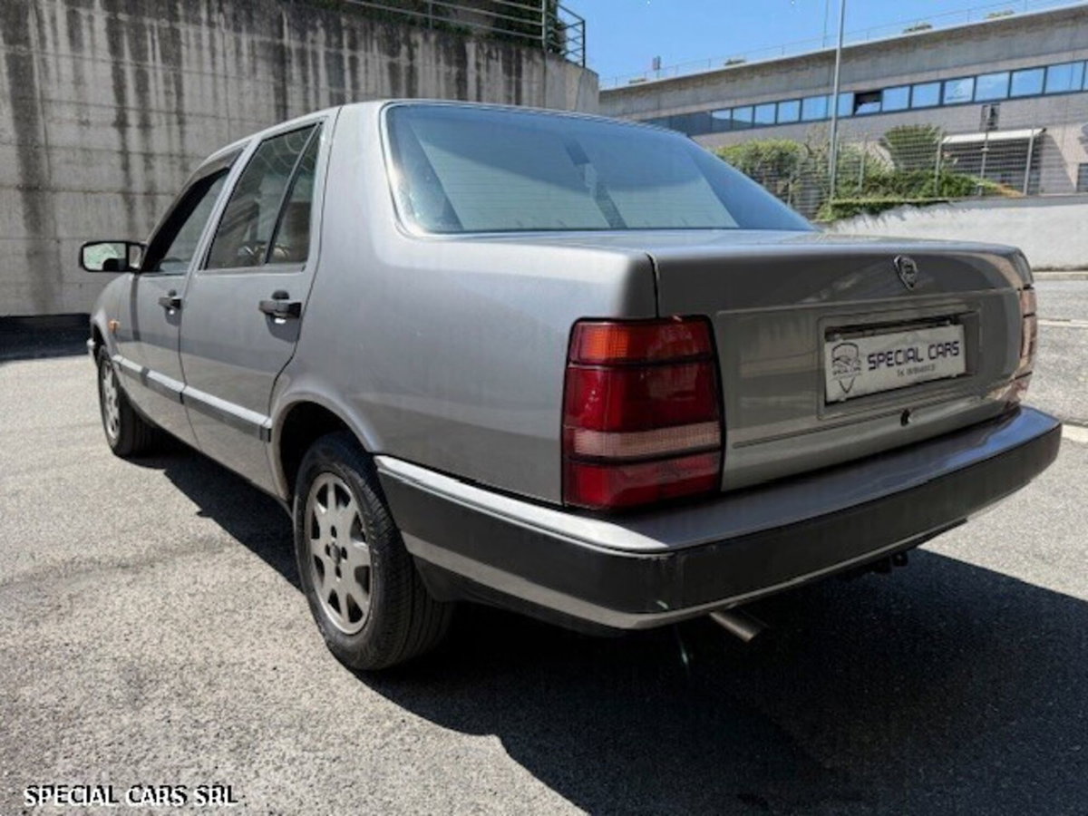 Lancia Thema i.e. (7)