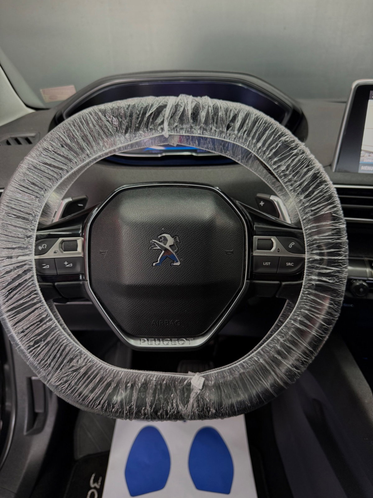 Peugeot 3008 BlueHDi 120 EAT6 S&S Allure (11)