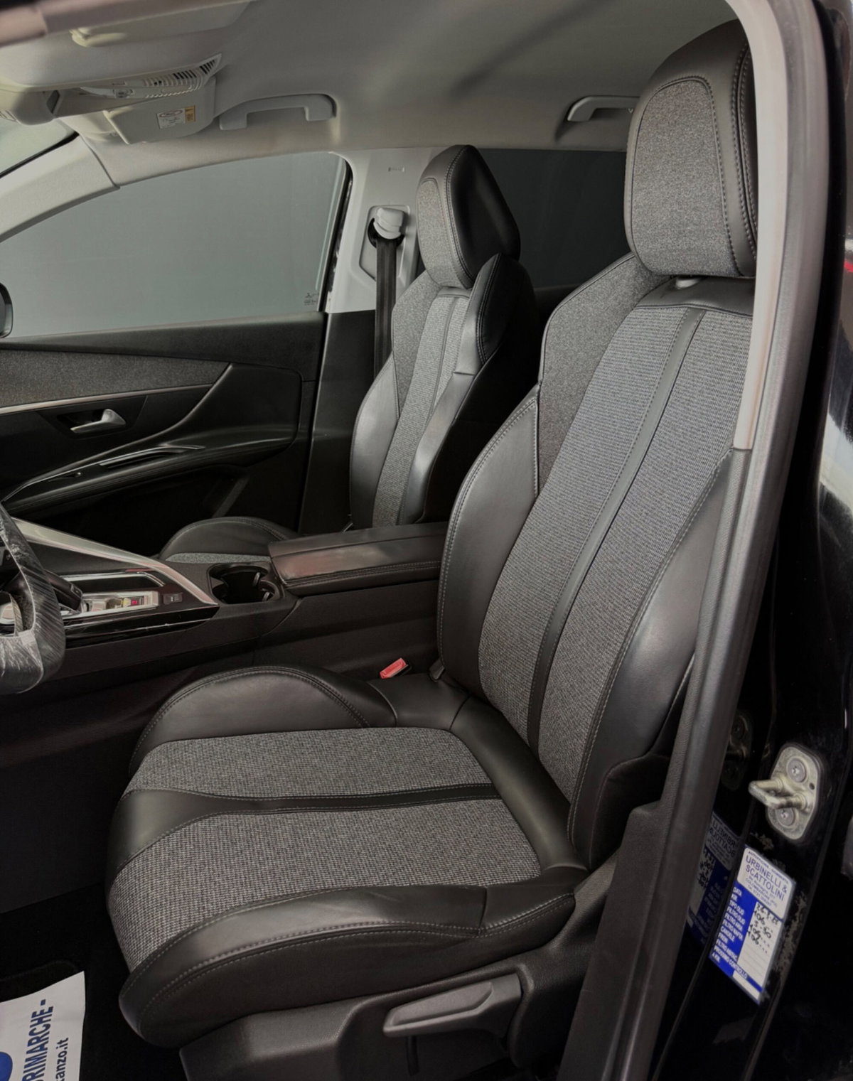 Peugeot 3008 BlueHDi 120 EAT6 S&S Allure (14)