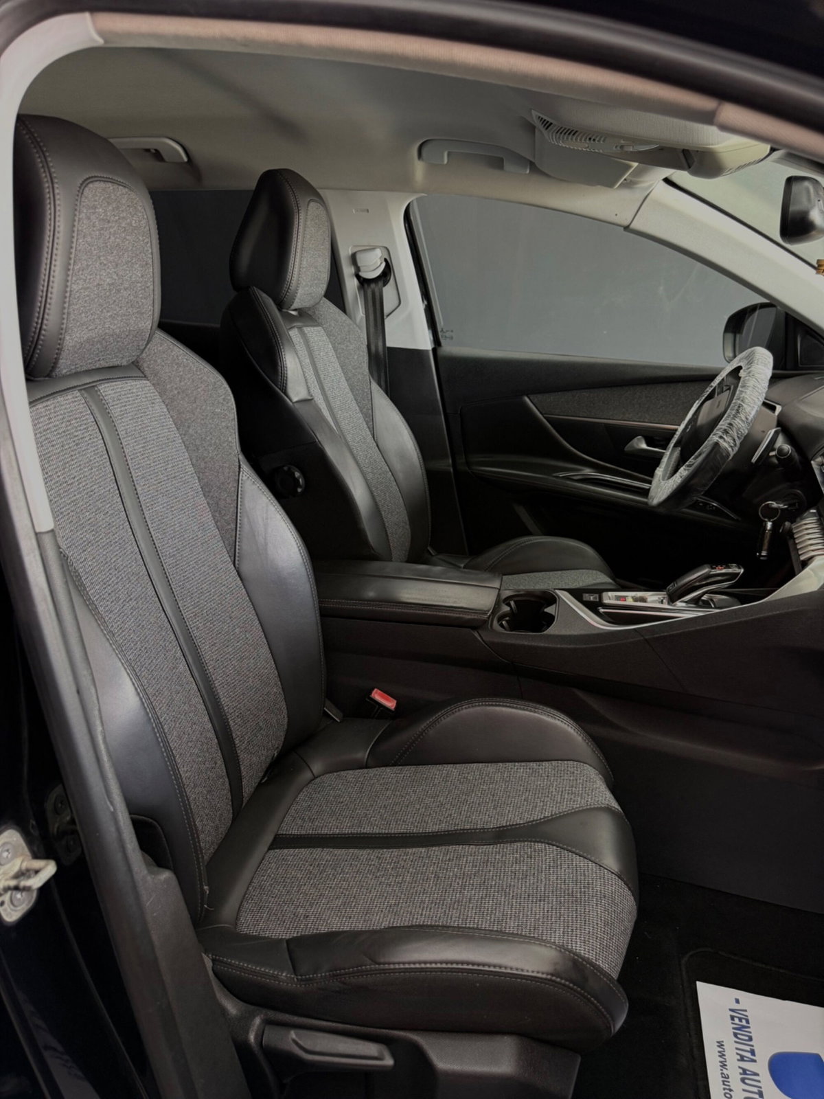 Peugeot 3008 BlueHDi 120 EAT6 S&S Allure (15)