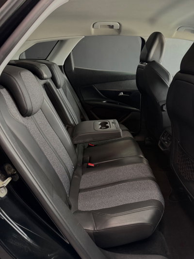 Peugeot 3008 BlueHDi 120 EAT6 S&S Allure (16)