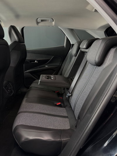 Peugeot 3008 BlueHDi 120 EAT6 S&S Allure (17)