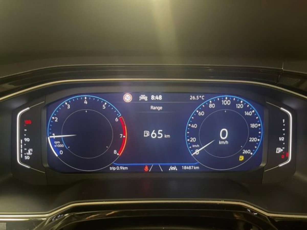 Volkswagen Polo 1.0 tsi Style 95cv (8)