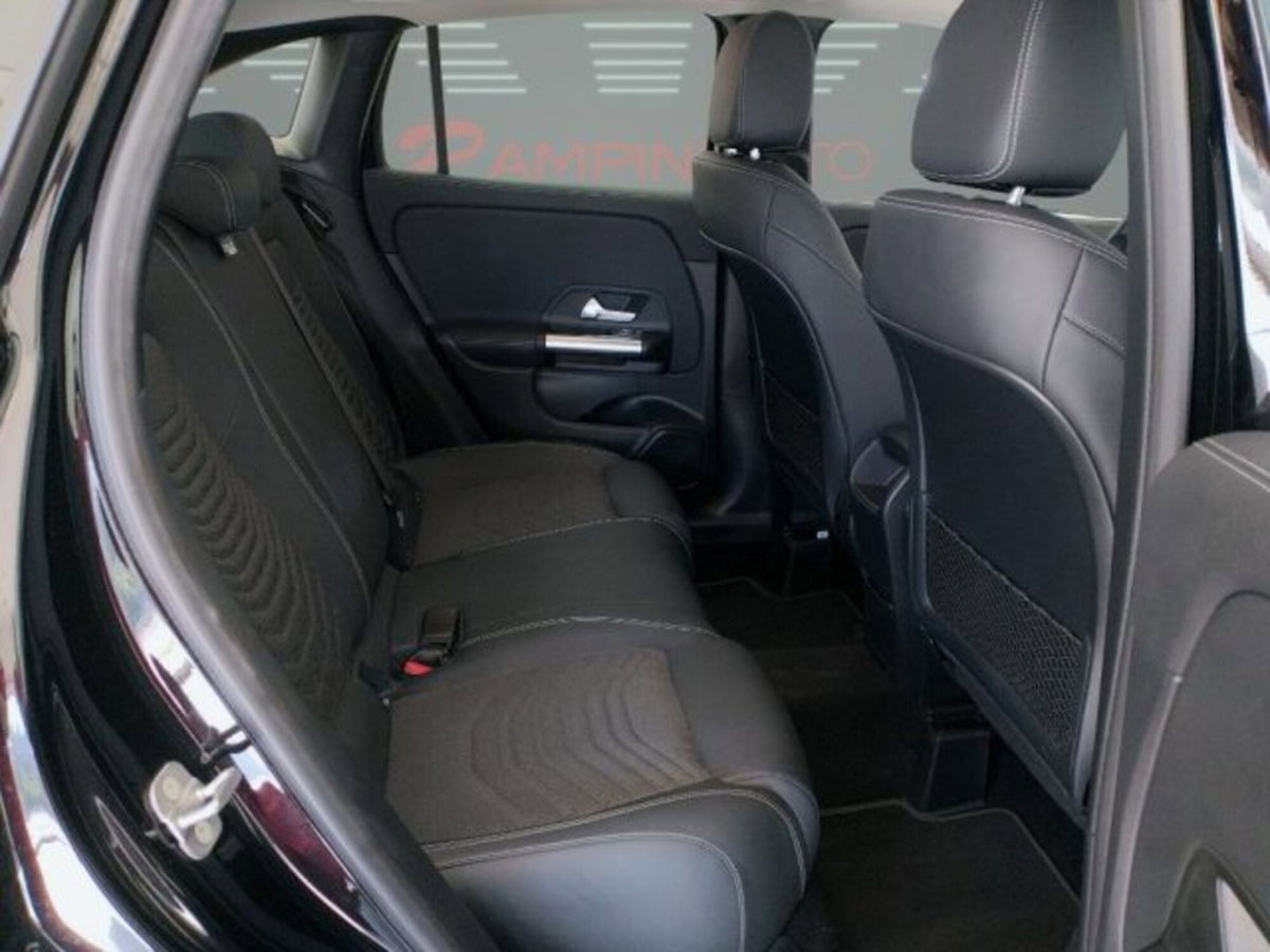 Mercedes-Benz GLA SUV 180 d Progressive Advanced Plus auto (19)