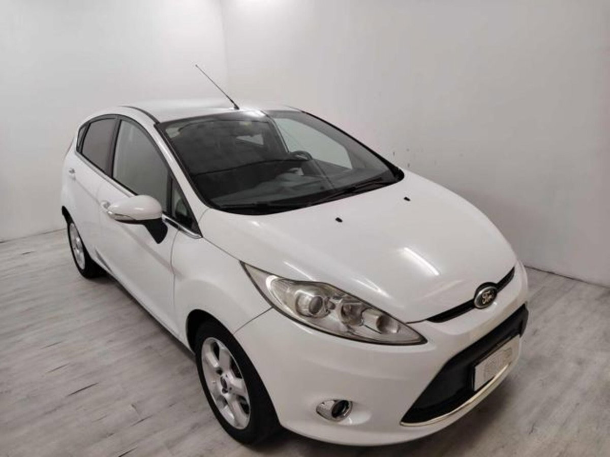 Ford Fiesta 1.4 5 porte Bz.- GPL Titanium (2)
