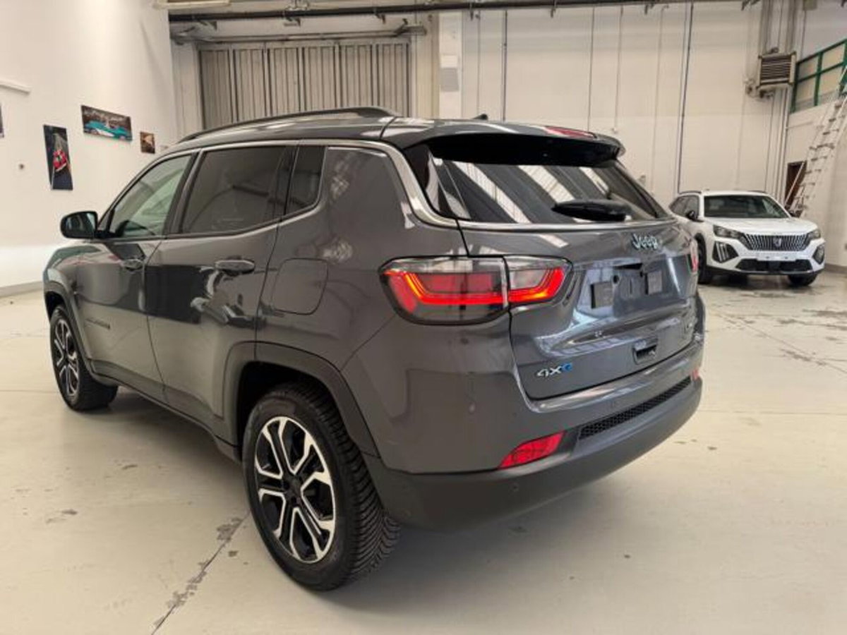 Jeep Compass 1.3 T4 190CV PHEV AT6 4xe Limited (4)