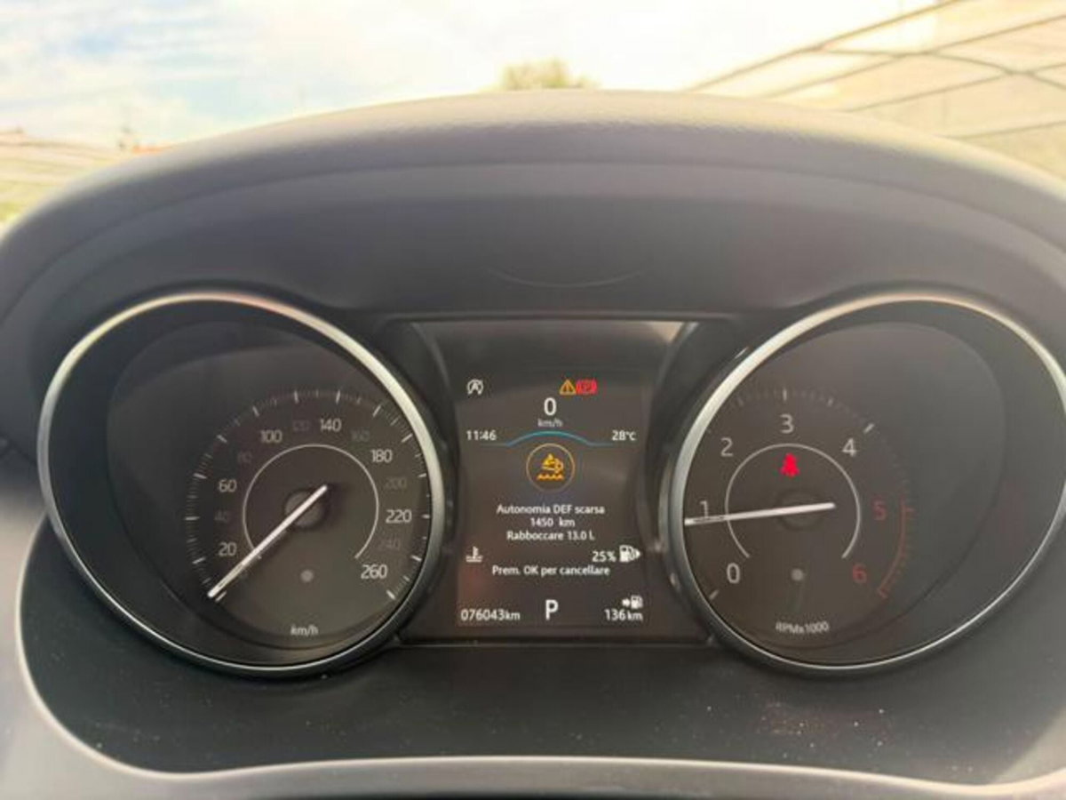 Jaguar E-Pace 2.0D 150 CV AWD aut. (9)