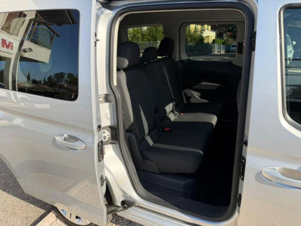 Volkswagen Caddy 2.0 TDI 122 CV Space Maxi (10)