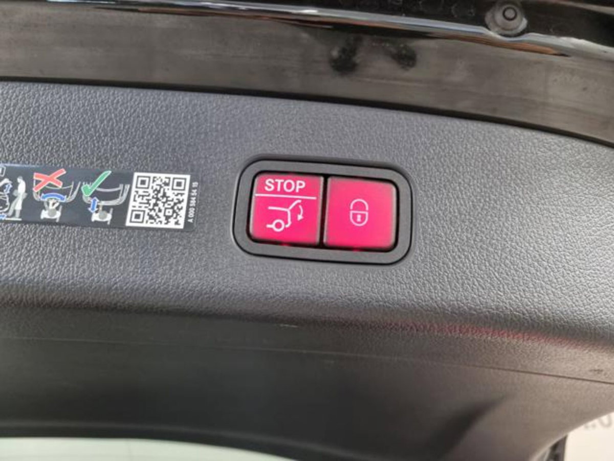 Mercedes-Benz GLC 300 4Matic Mild Hybrid AMG Premium (14)