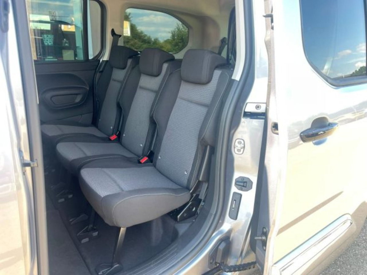 Toyota Proace City Verso City Verso 1.5D 130 CV S&S Long D Executive (11)