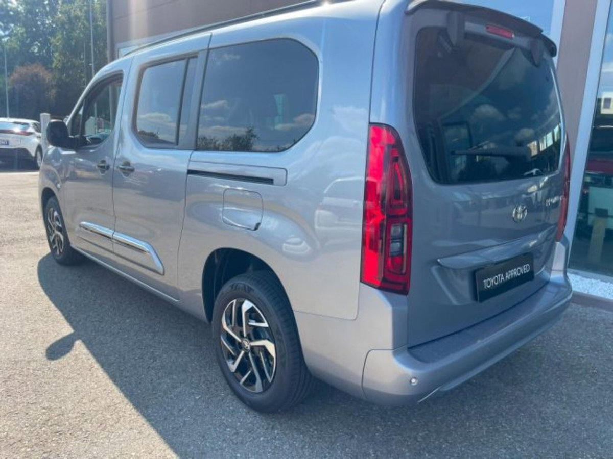 Toyota Proace City Verso City Verso 1.5D 130 CV S&S Long D Executive (7)
