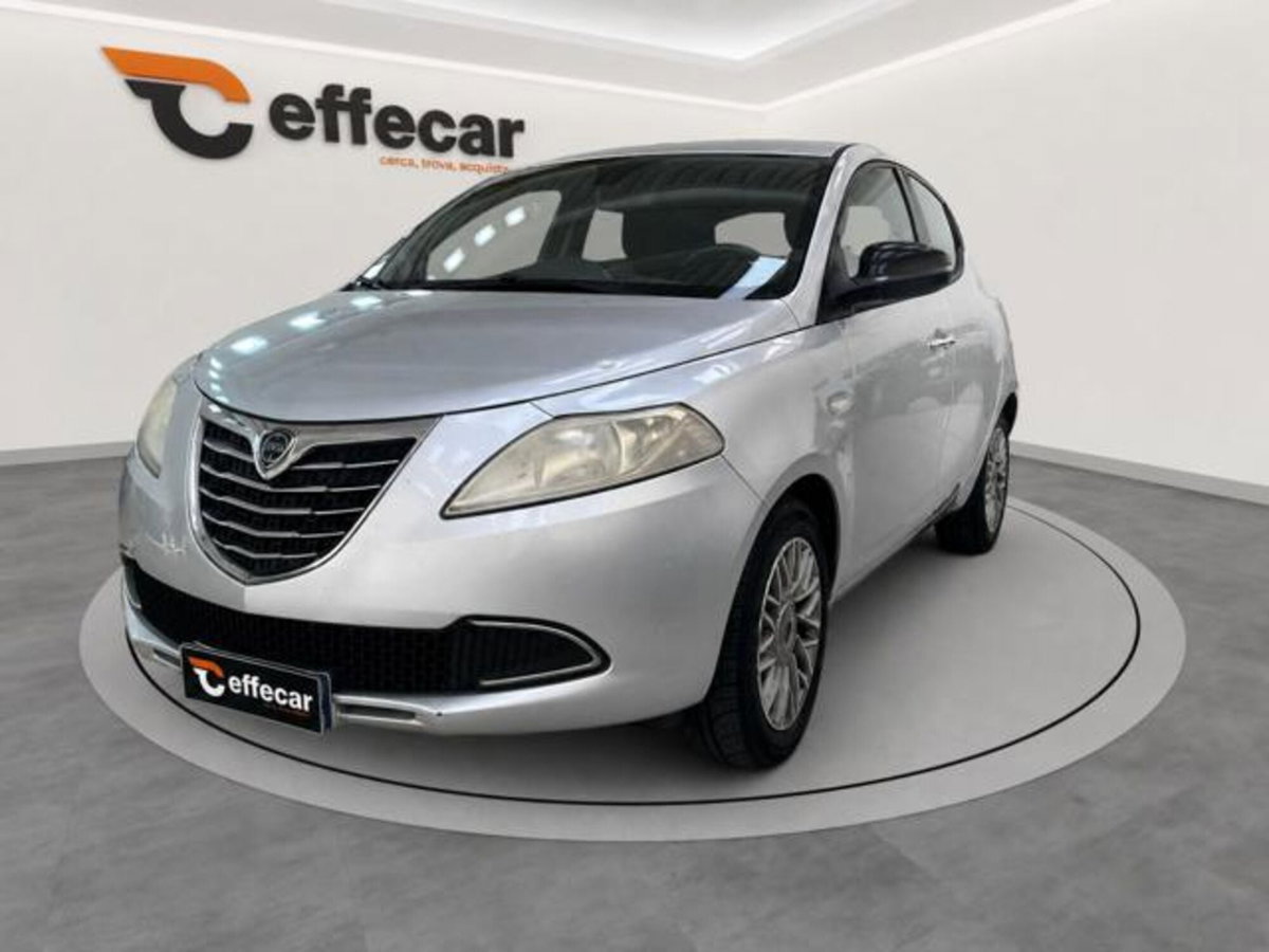 Lancia Ypsilon 1.2 69 CV 5 porte Silver