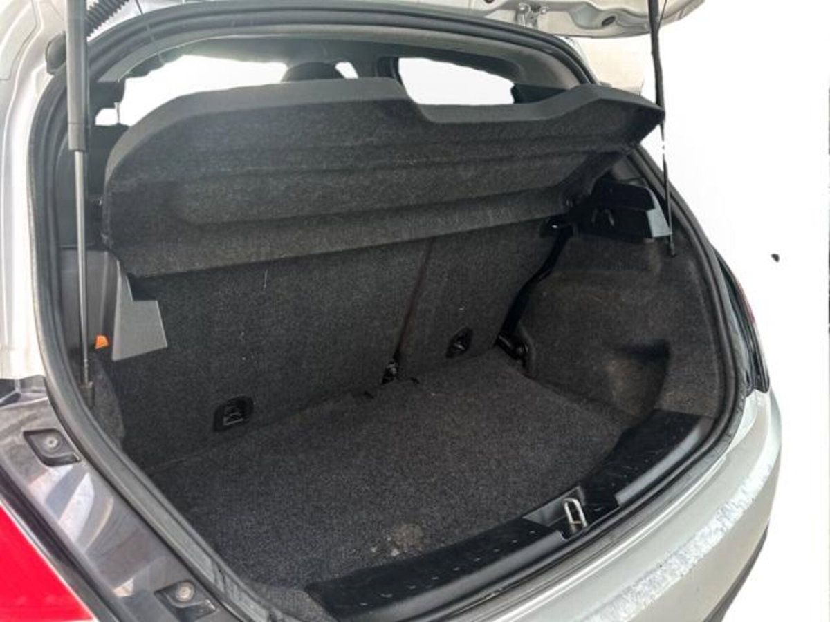 Lancia Ypsilon 1.2 69 CV 5 porte Silver (14)