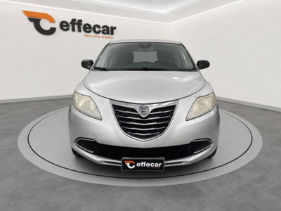 Lancia Ypsilon 1.2 69 CV 5 porte Silver (2)