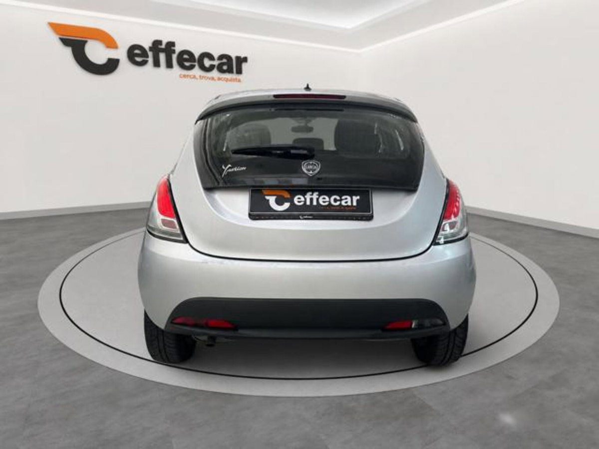 Lancia Ypsilon 1.2 69 CV 5 porte Silver (5)
