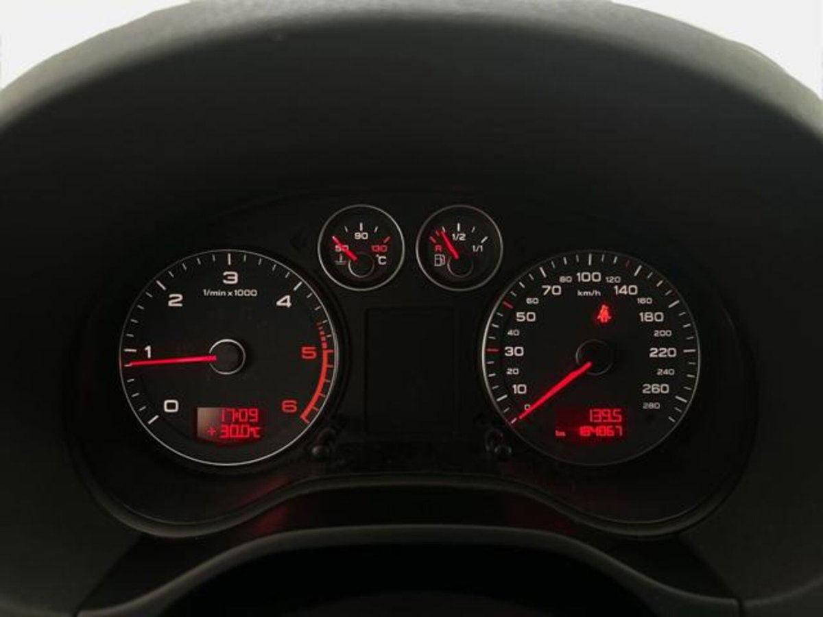Audi A3 1.6 TDI 90 CV CR F.AP. Attraction (9)