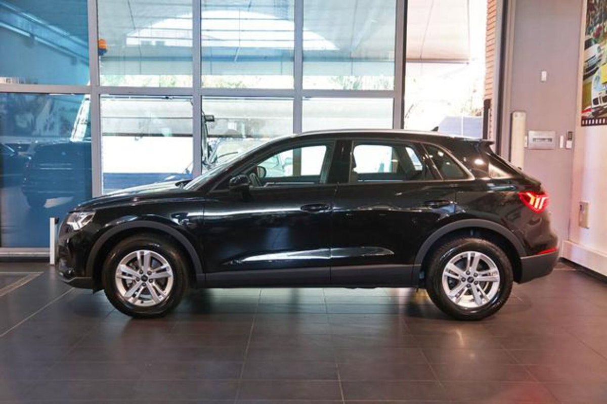 Audi Q3 35 2.0 tdi Business Advanced s-tronic (3)