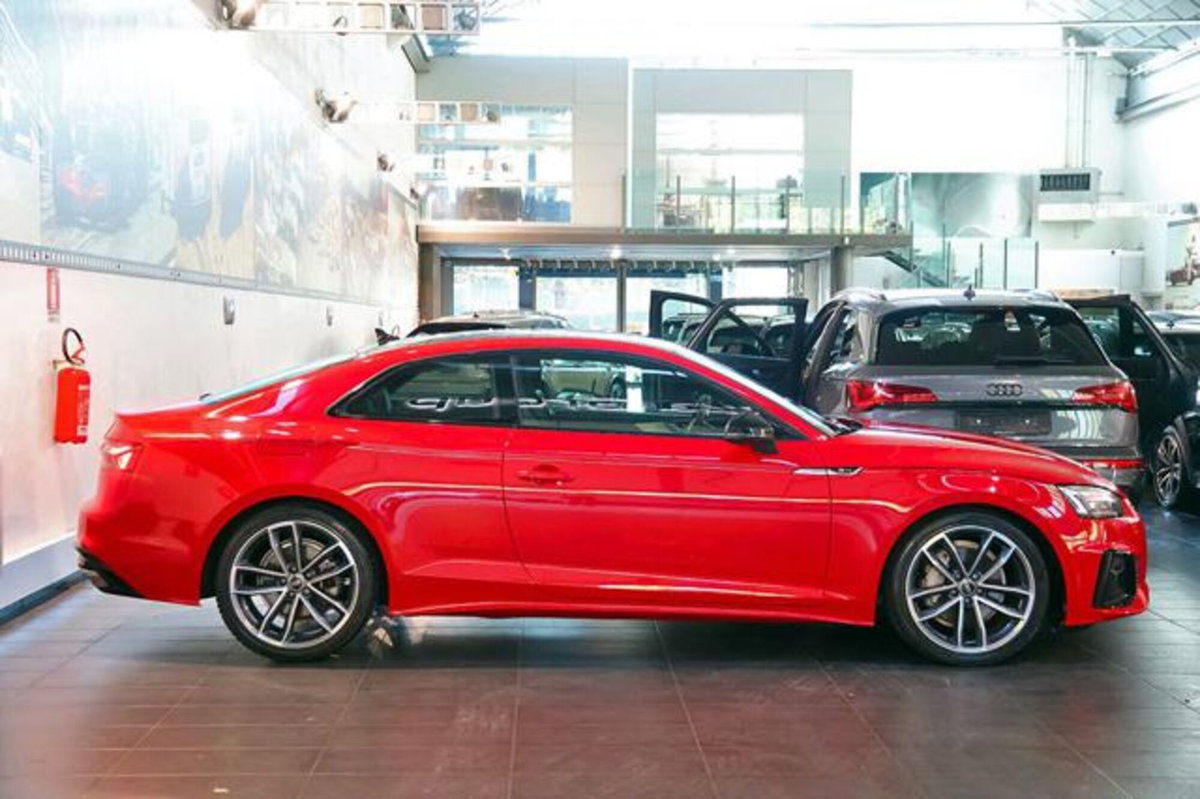 Audi A5 Coupé Coupe 40 2.0 tfsi mhev Business 204cv s-tronic (2)