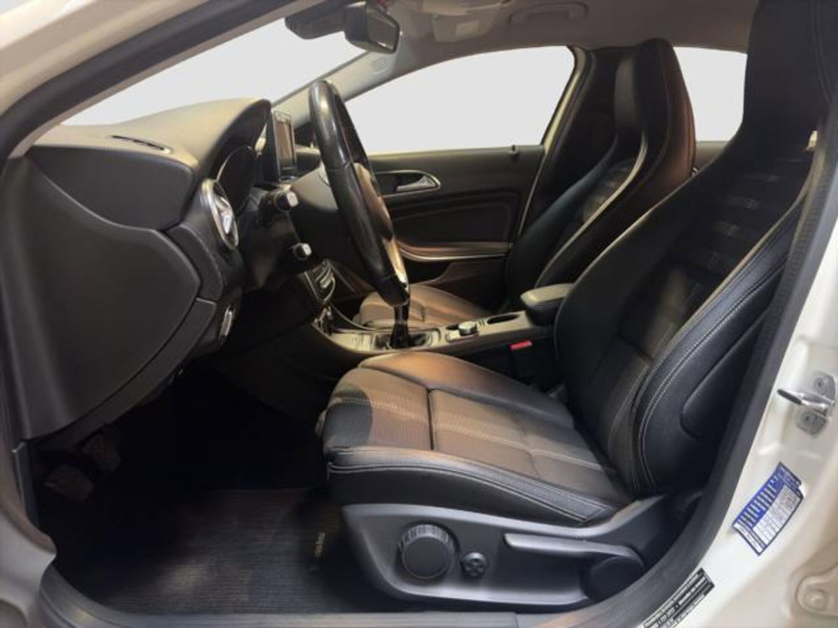 Mercedes-Benz Classe A 180 d Sport (9)