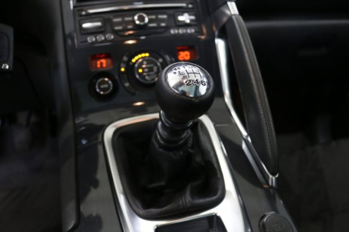 Peugeot 3008 2.0 HDi 150CV Business (16)