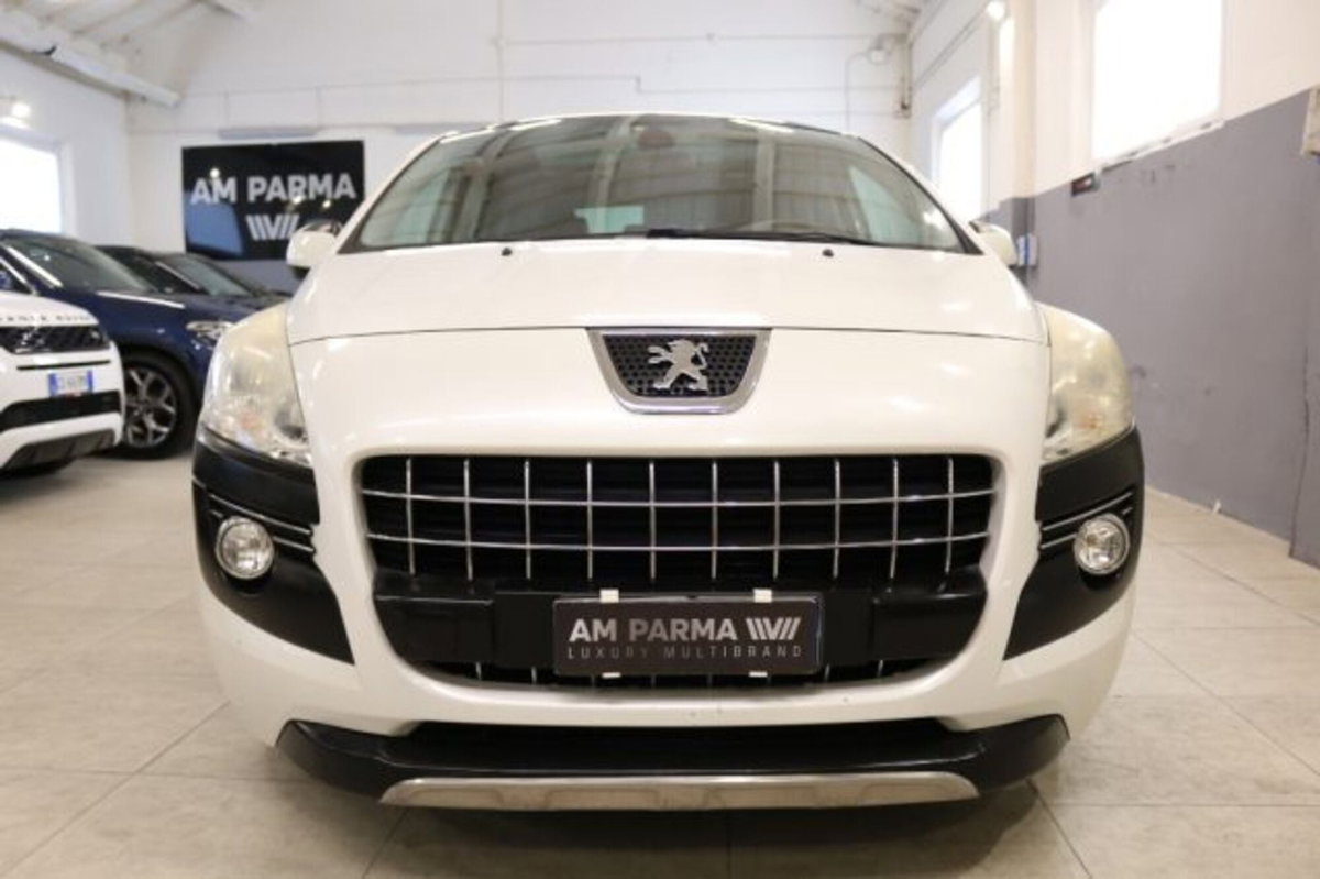 Peugeot 3008 2.0 HDi 150CV Business (2)