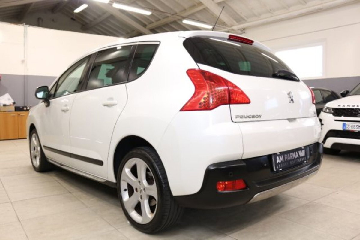 Peugeot 3008 2.0 HDi 150CV Business (4)