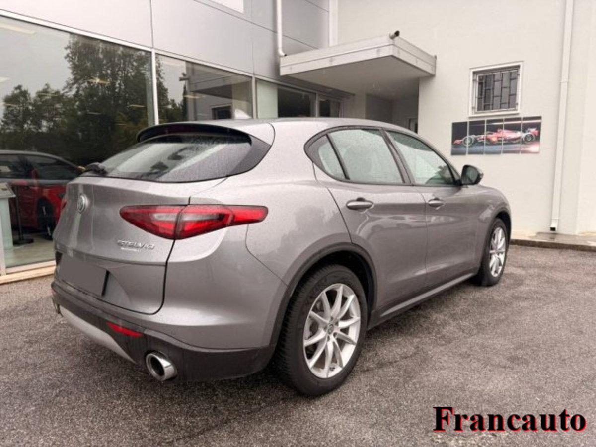 Alfa Romeo Stelvio Stelvio 2.2 Turbodiesel 190 CV AT8 RWD Executive (3)
