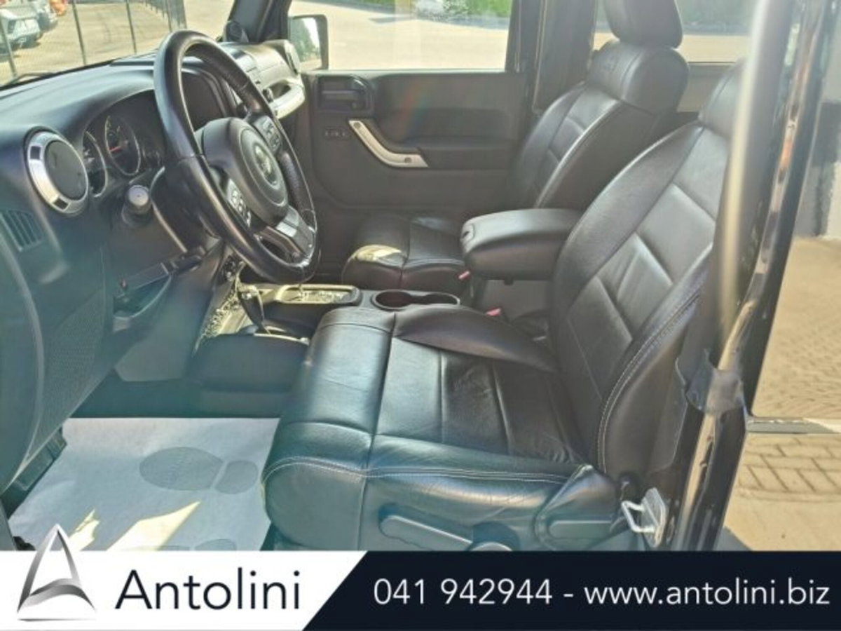 Jeep Wrangler 2.8 CRD DPF Sahara Auto (10)