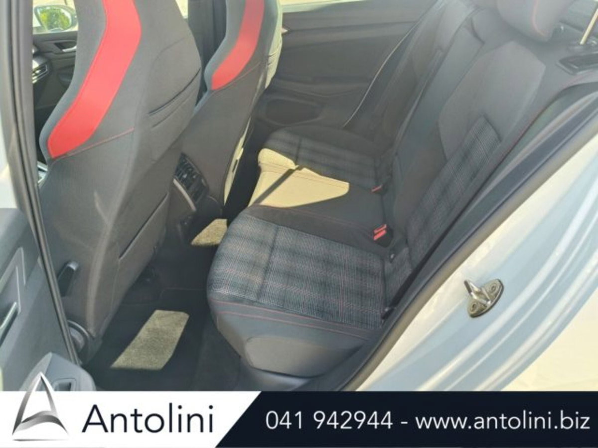 Volkswagen Golf 2.0 TSI GTI DSG (11)
