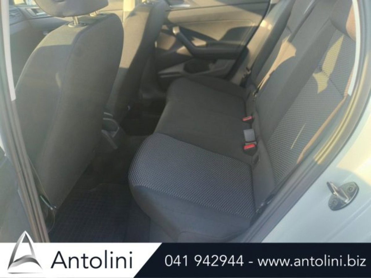 Volkswagen Polo 1.0 EVO (11)