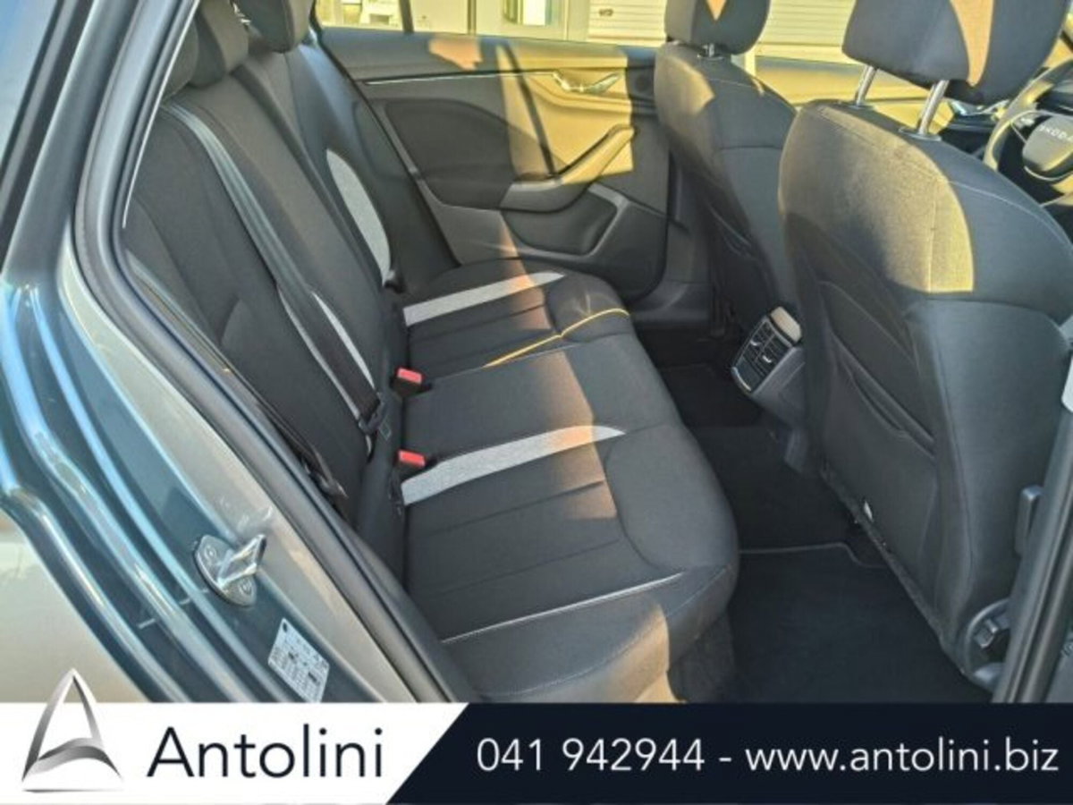 Skoda Kamiq 1.0 tsi Selection 95cv (10)