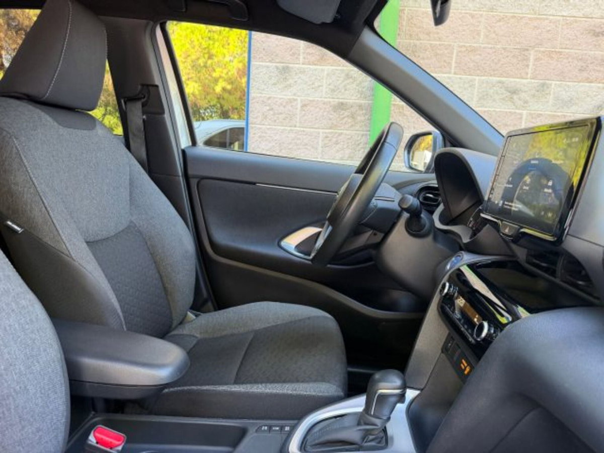 Toyota Yaris Cross 1.5h GR Sport Black Sky fwd 116cv e-cvt (10)