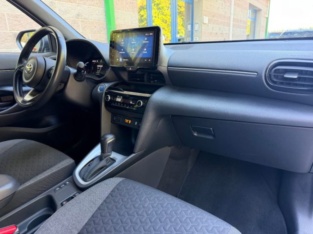 Toyota Yaris Cross 1.5h GR Sport Black Sky fwd 116cv e-cvt (11)