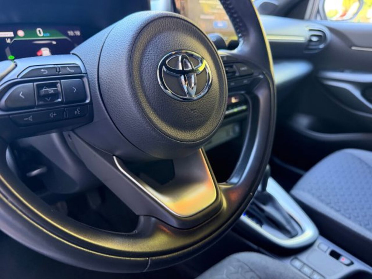 Toyota Yaris Cross 1.5h GR Sport Black Sky fwd 116cv e-cvt (19)