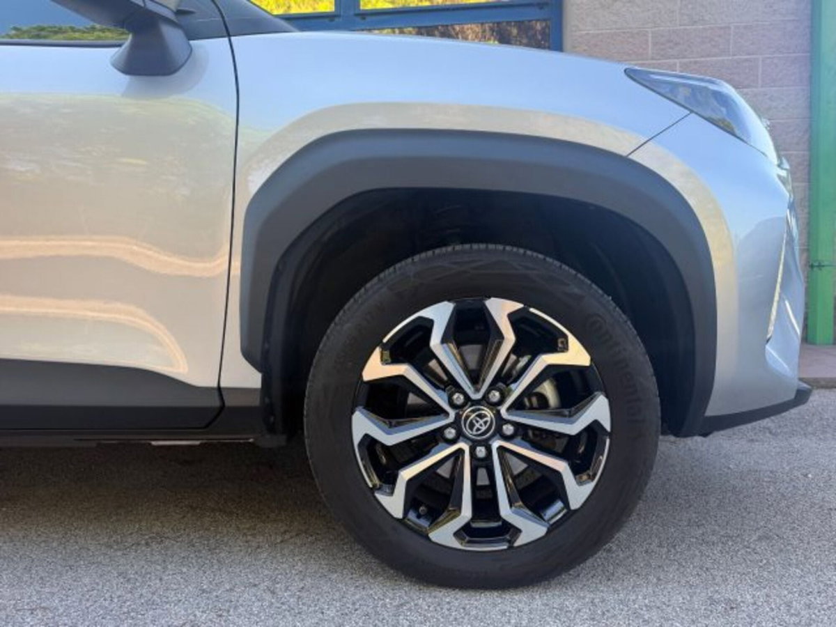 Toyota Yaris Cross 1.5h GR Sport Black Sky fwd 116cv e-cvt (6)