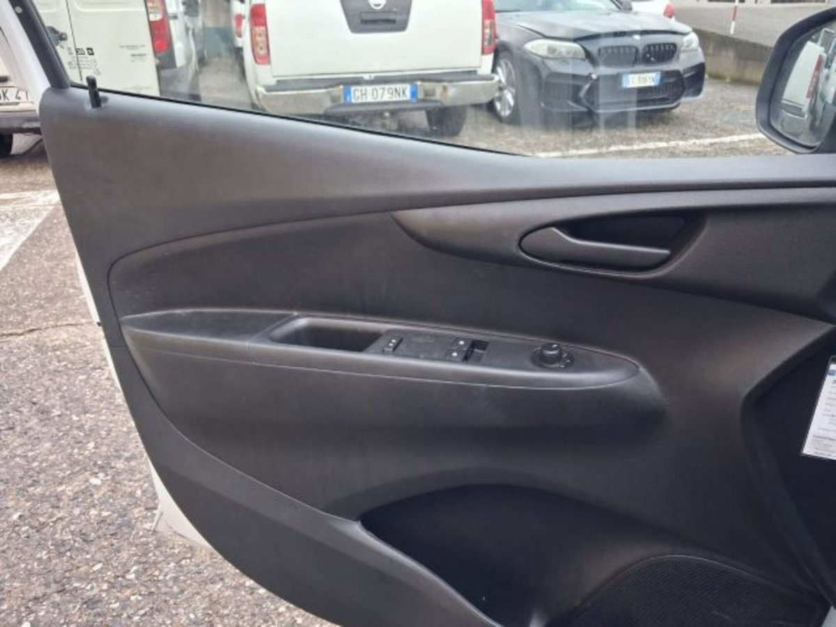 Opel Karl Rocks 1.0 73 CV (16)