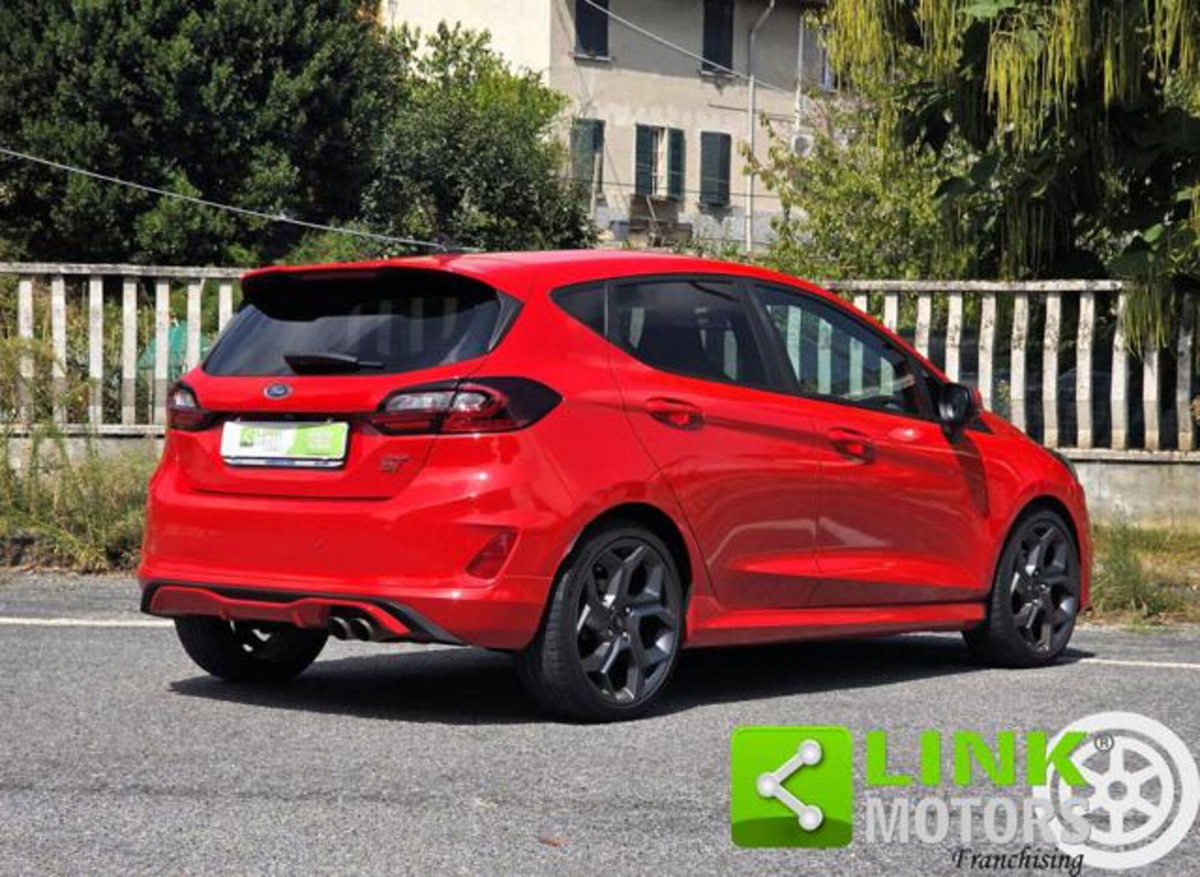 Ford Fiesta 1.5 Ecoboost 200 CV 5 porte ST (9)