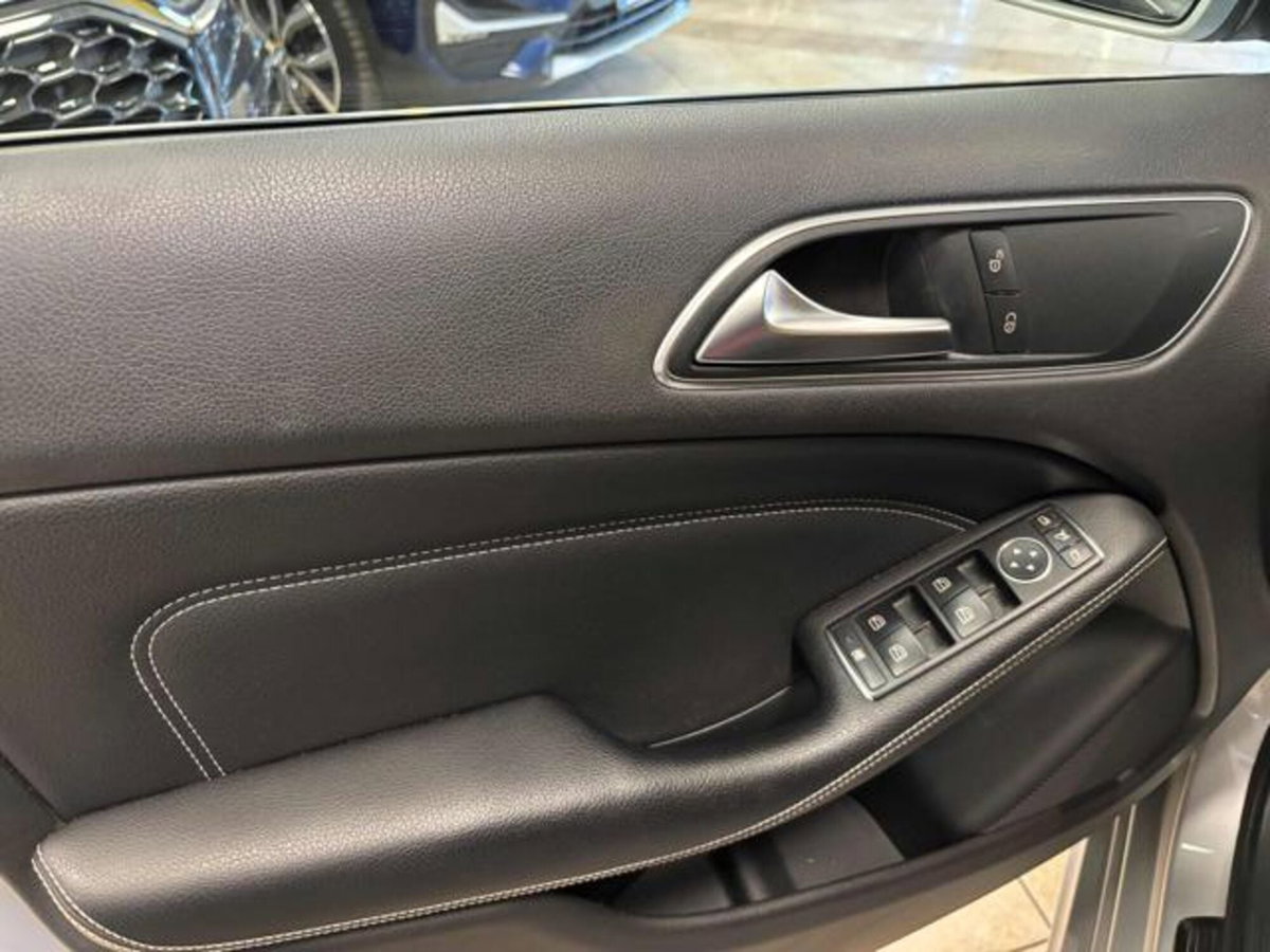 Mercedes-Benz Classe B 180 CDI Sport (13)