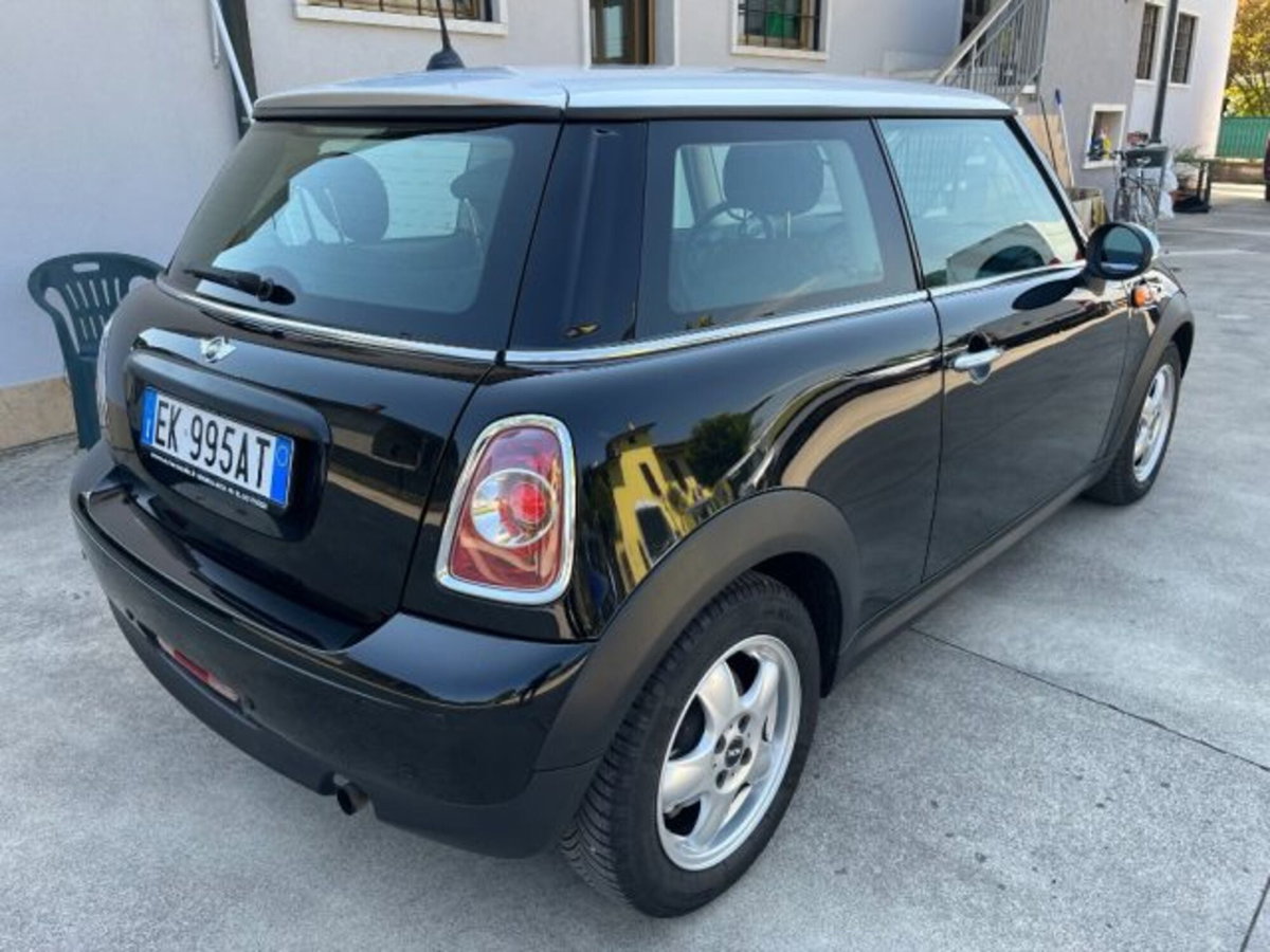 MINI Mini 1.6 16V One (55kW) (4)