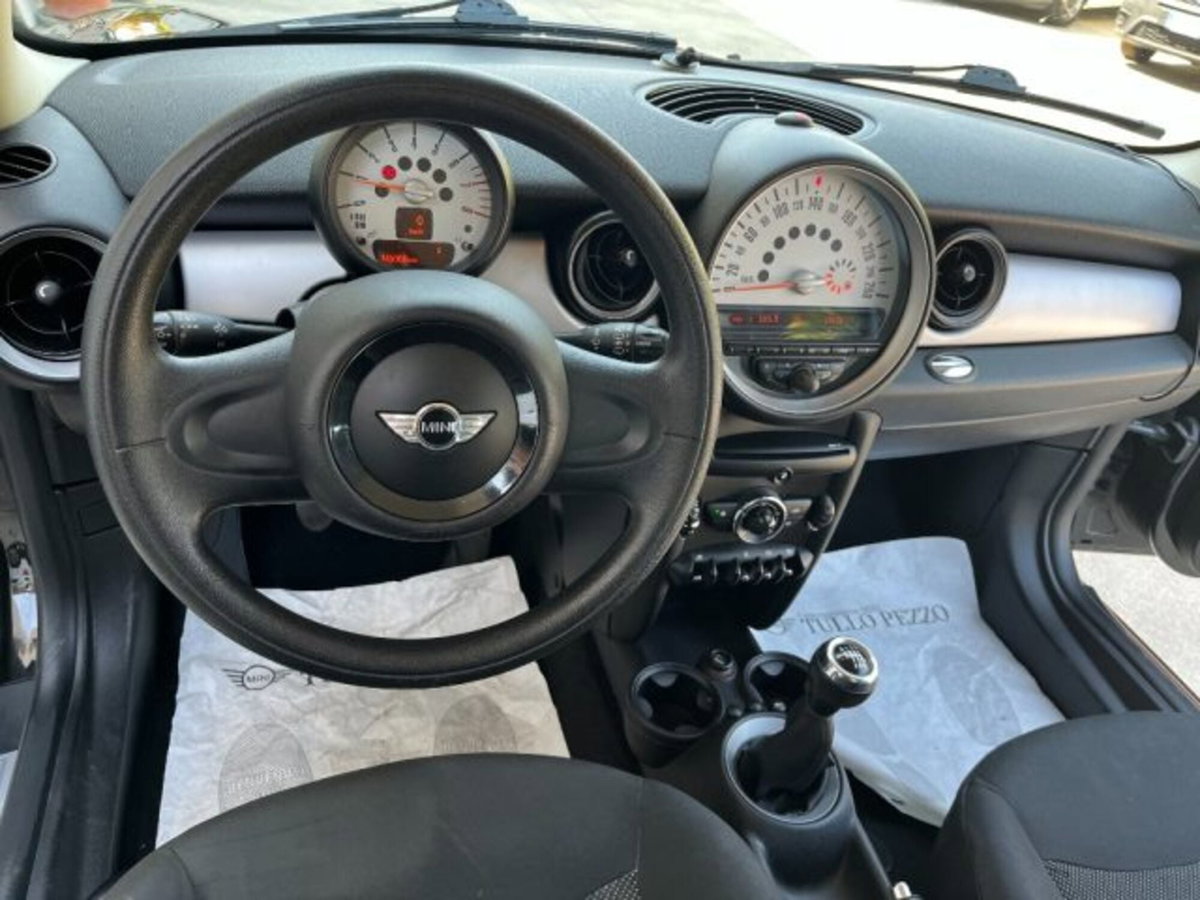 MINI Mini 1.6 16V One (55kW) (8)