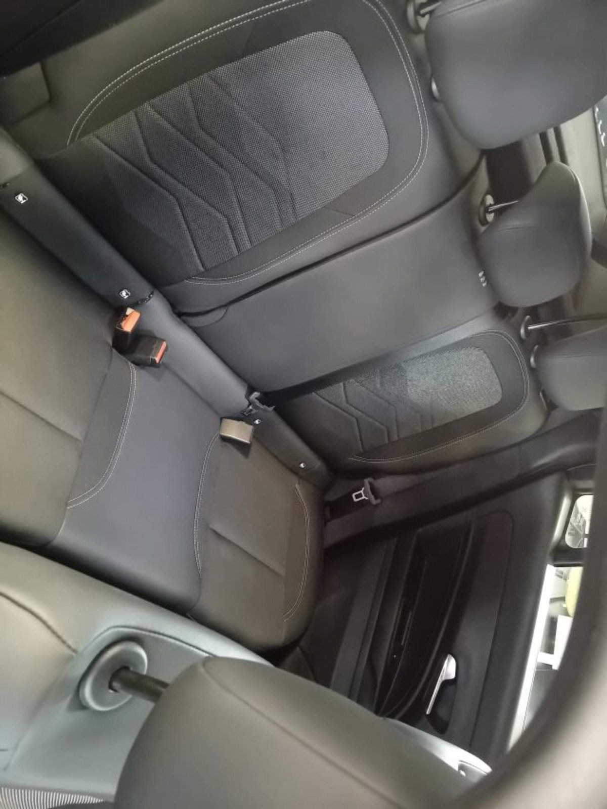 Jeep Avenger 1.2 turbo Summit fwd 100cv (14)