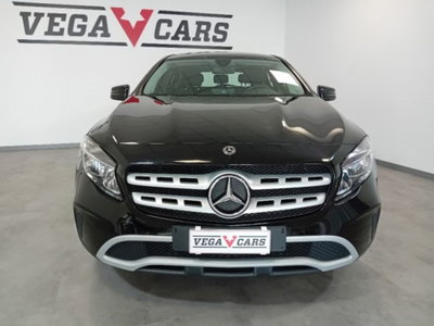 Mercedes-Benz GLA SUV 180 d Business (2)