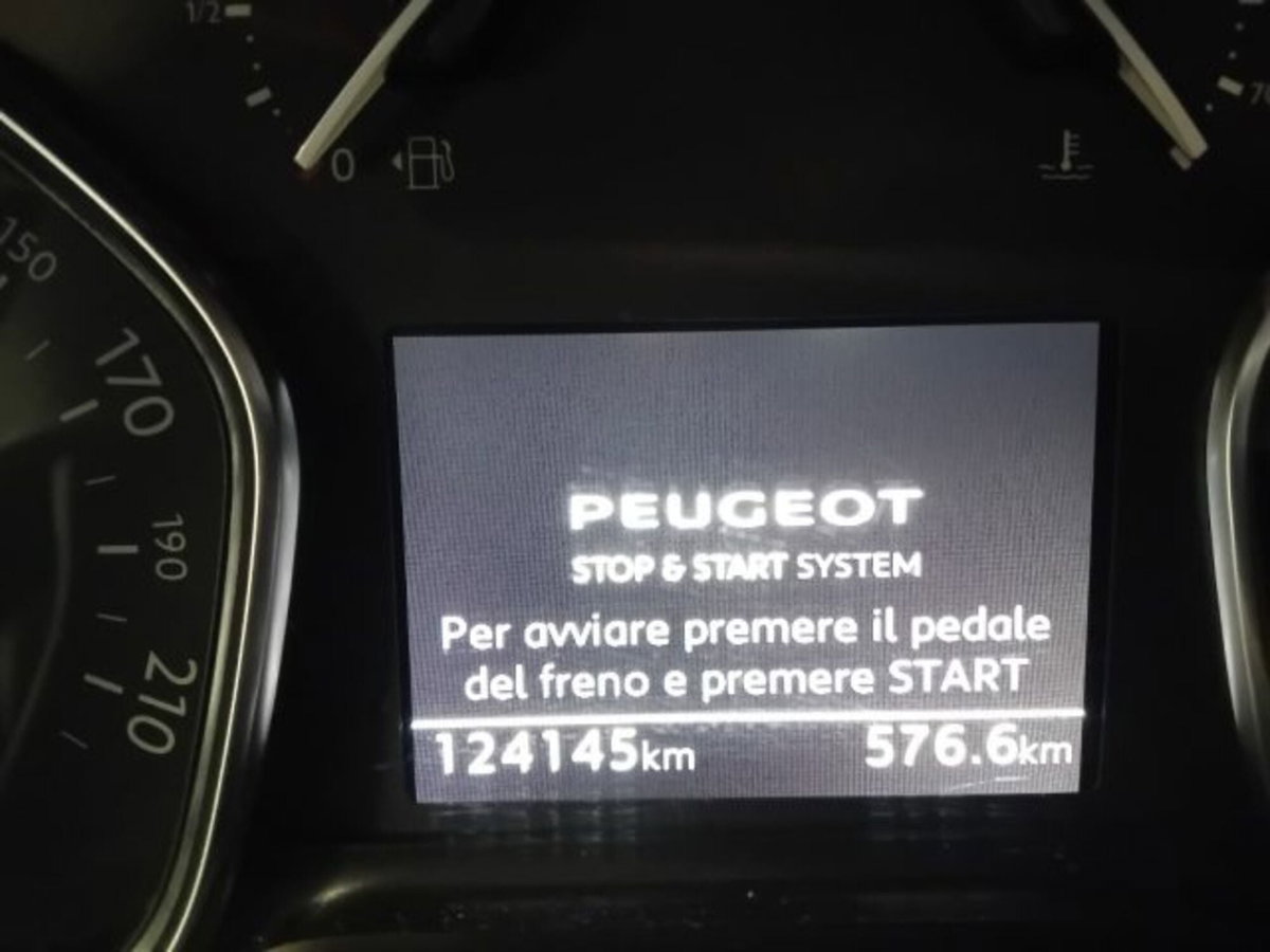 Peugeot Traveller BlueHDi 180 S&S EAT8 Long Allure (20)