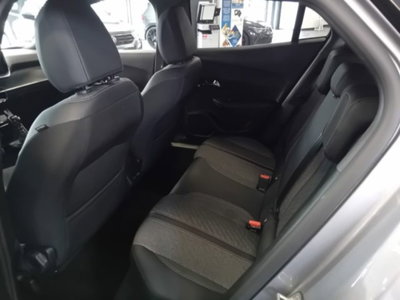 Peugeot 2008 PureTech 100 S&S Allure (12)