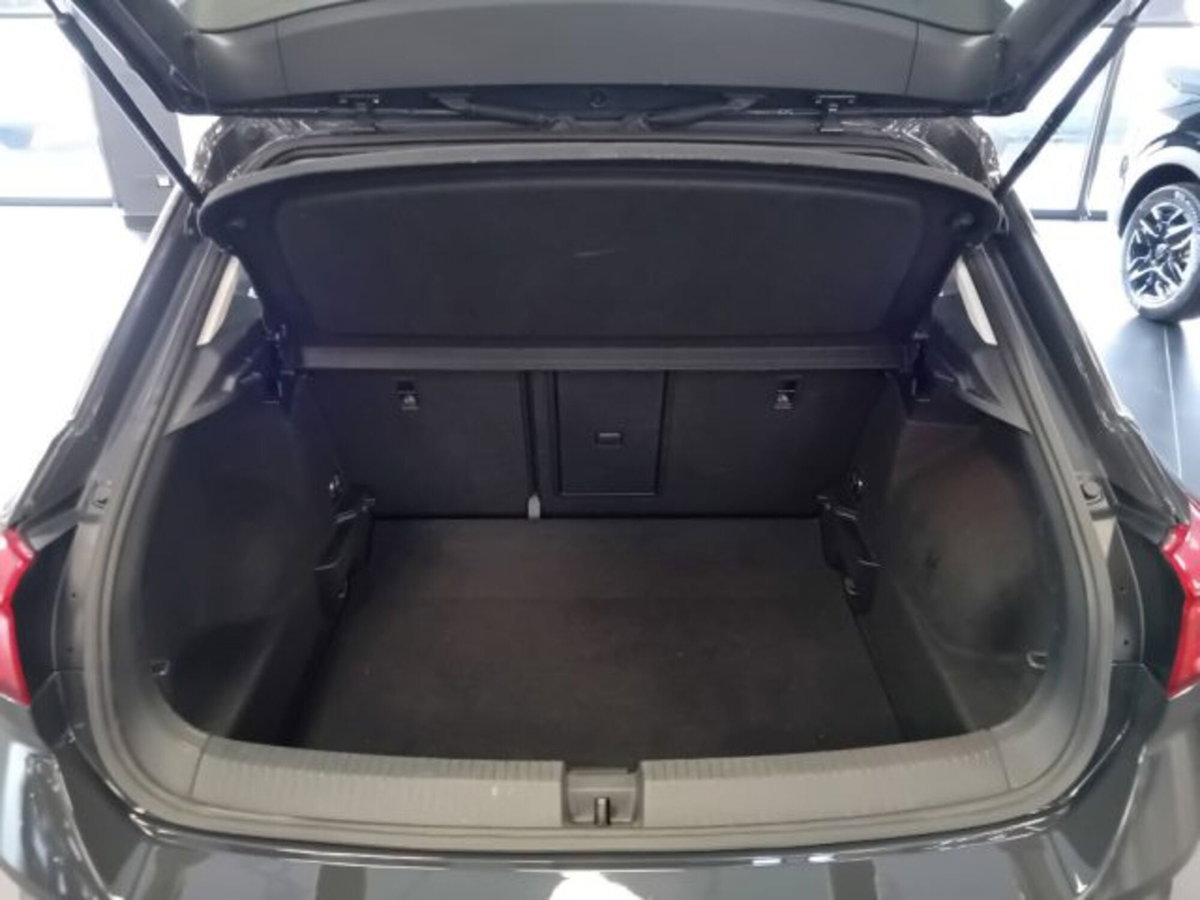 Volkswagen T-Roc 1.0 TSI Style (9)