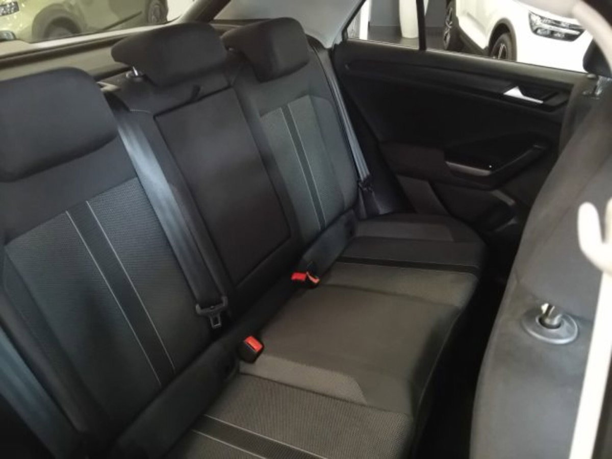 Volkswagen T-Roc 1.0 TSI Life (13)