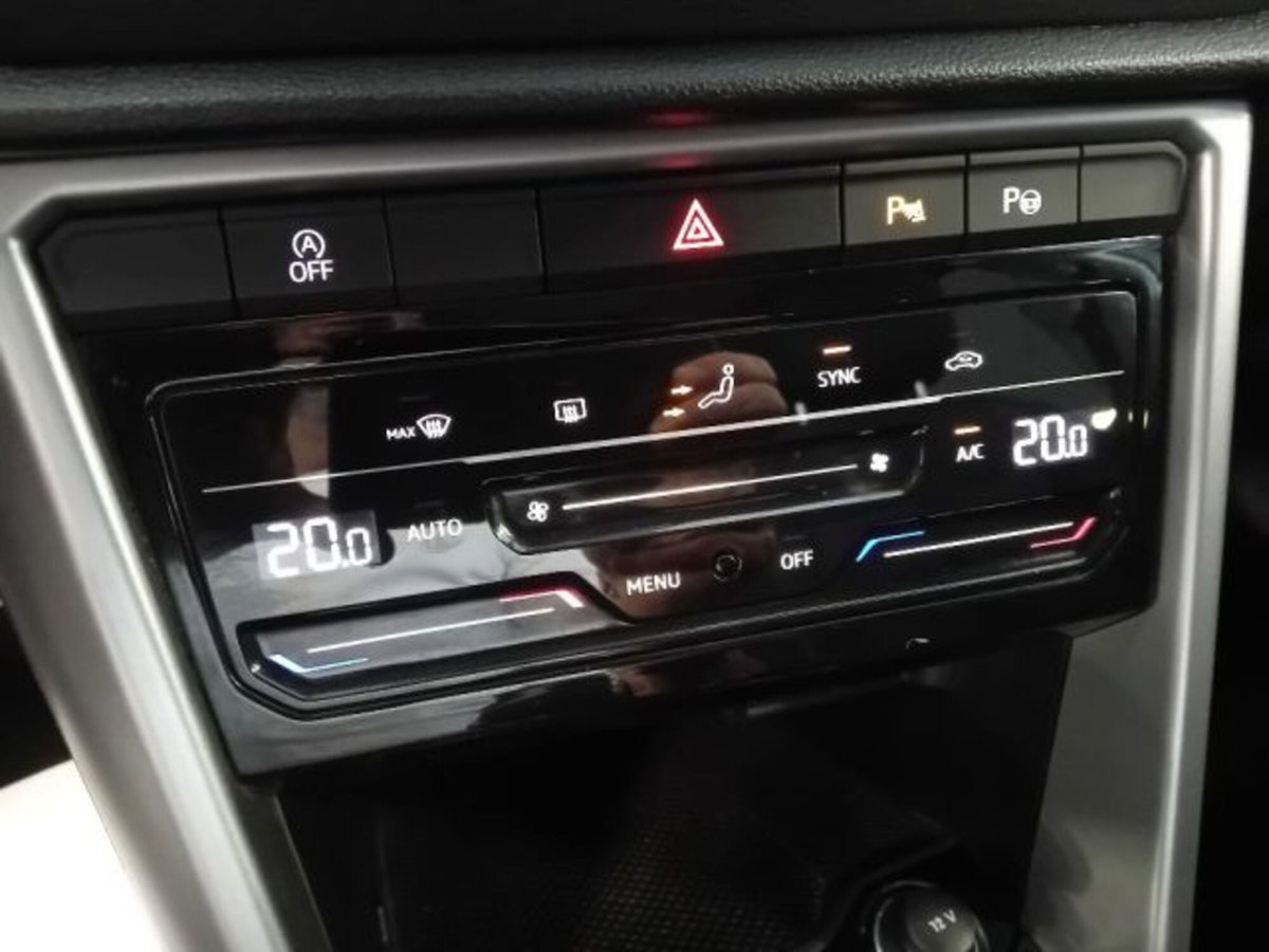 Volkswagen T-Roc 1.0 TSI Life (18)