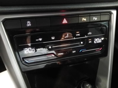Volkswagen T-Roc 1.0 TSI Life (18)