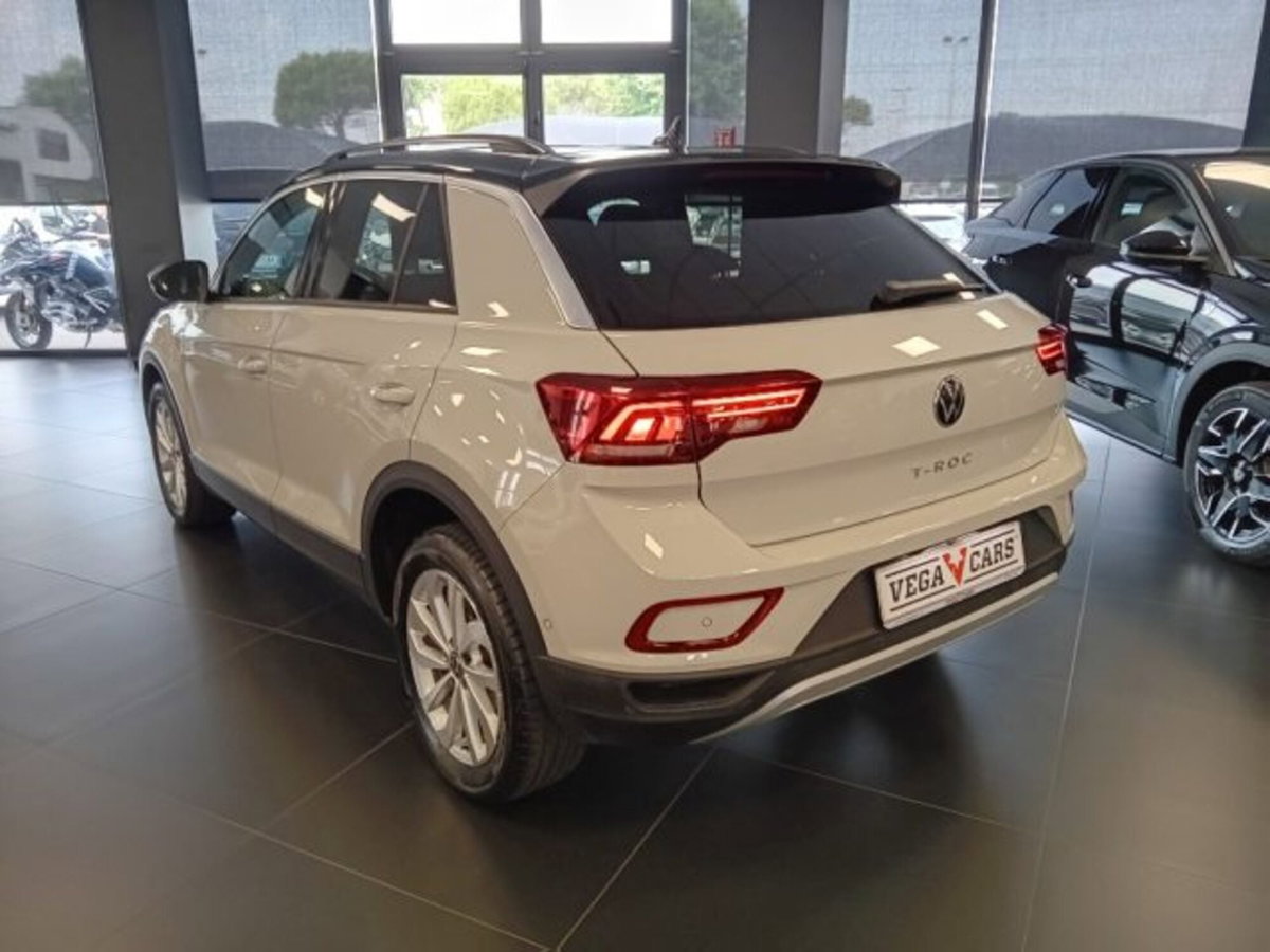 Volkswagen T-Roc 1.0 TSI Life (6)